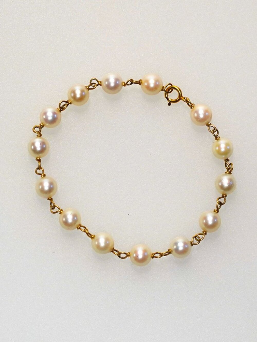 Delicate 14K Gold & Pearl Bracelet — Classic, Feminine, Timeless